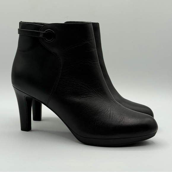 Clarks Adriel Mae Dress Ankle Booties Black Leather Women’s 8W - Picture 1 of 16